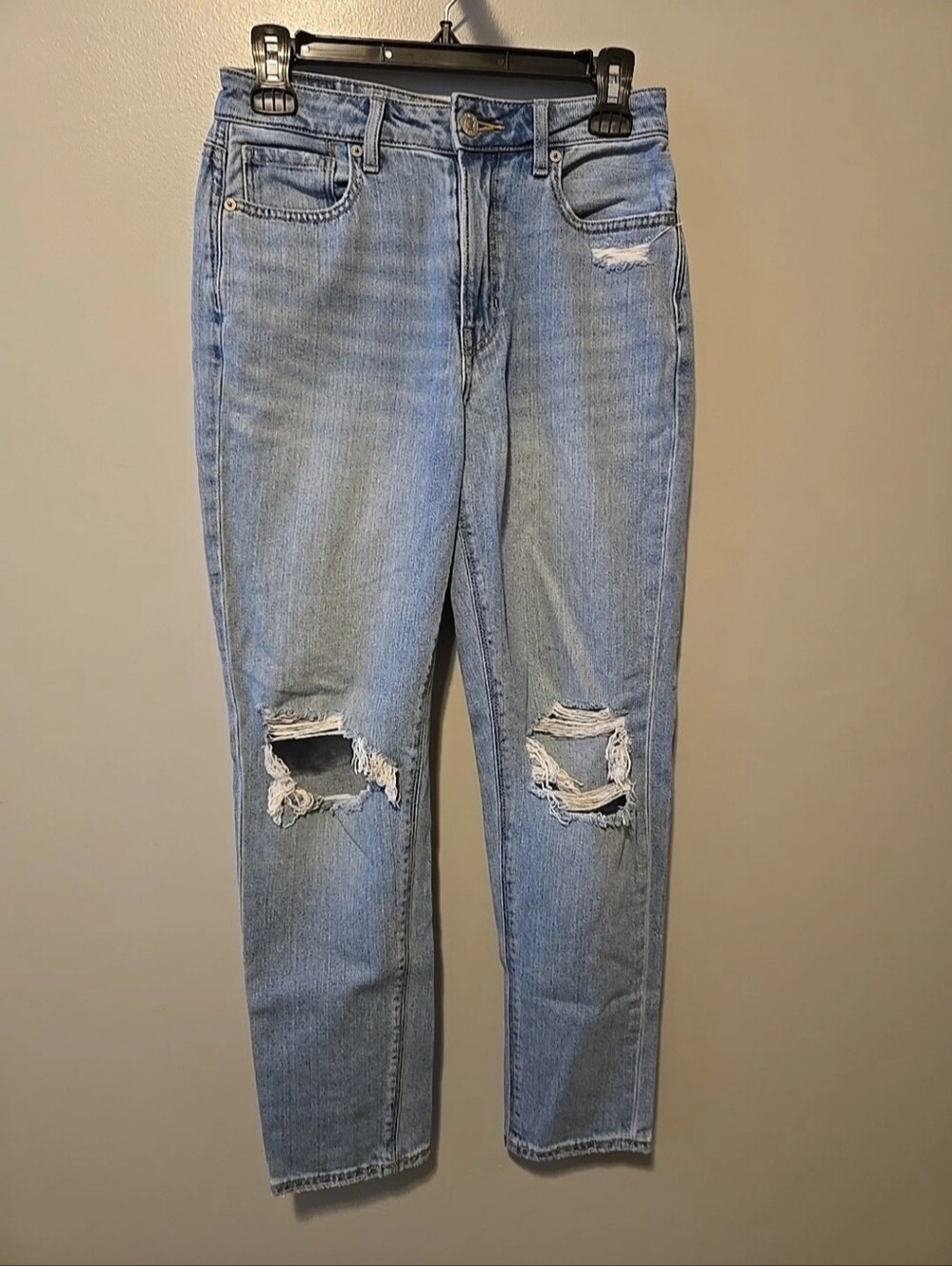 American Eagle Women's MOM Jean SZ.2 Distressed